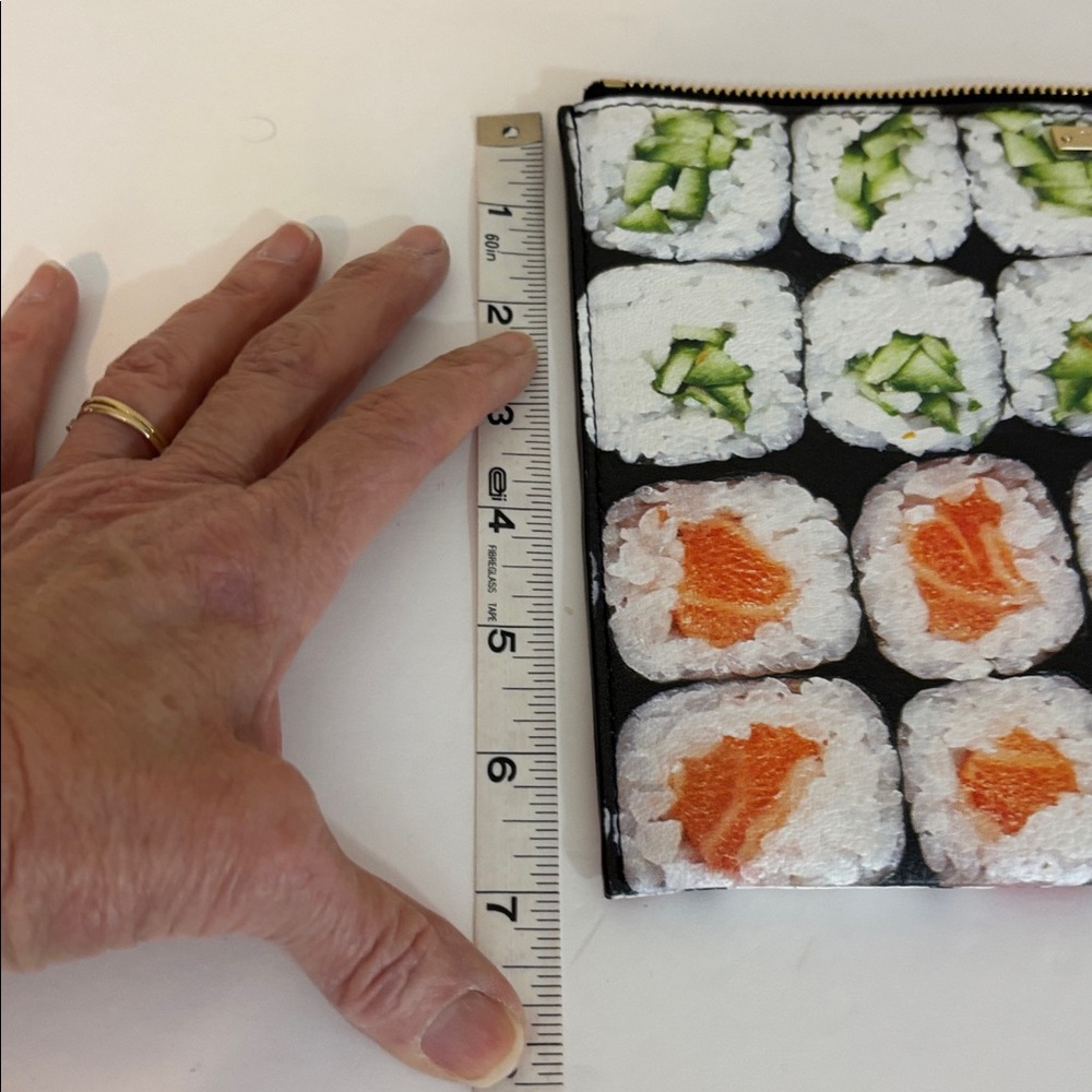 Kate Spade Medium Bella Wristlet Hello Tokyo Sushi Print Zippered Pouch NWT - Picture 10 of 11